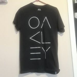 Oakley T-shirt